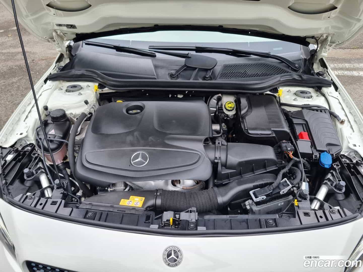 GLA-Class Mercedes-Benz 2017.8-OUTER-005