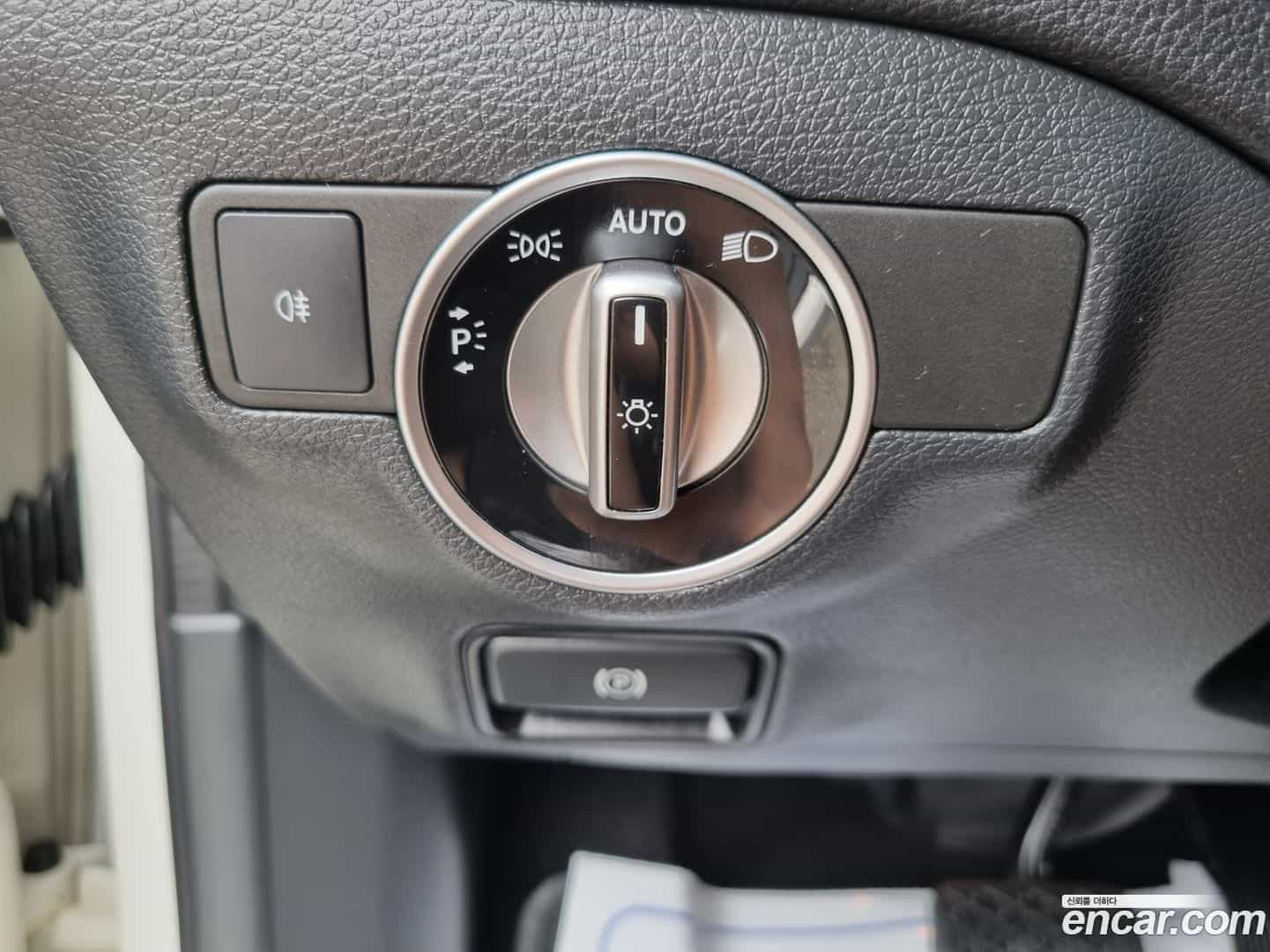 GLA-Class Mercedes-Benz 2017.8-OPTION-018