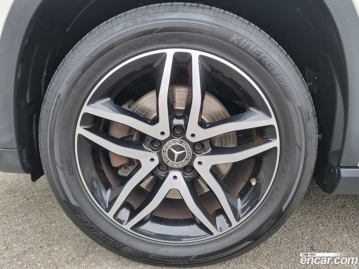 GLA-Class Mercedes-Benz 2017.8-OPTION-023