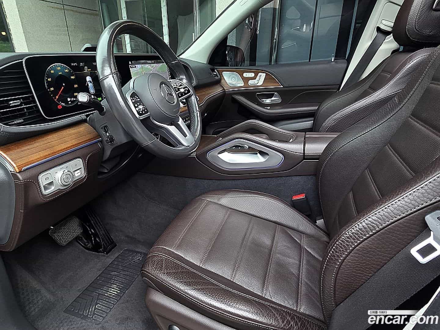 GLE-Class Mercedes-Benz 2020.9-INNER-010
