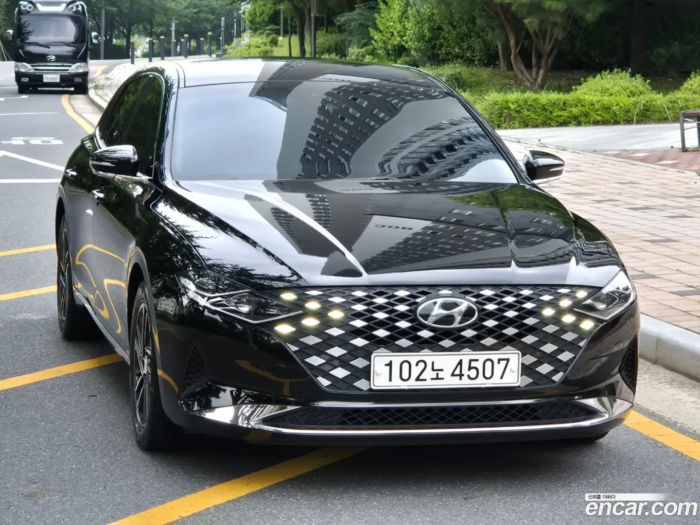 Main__Slider__Photo:Grandeur Hyundai 2020.8-0