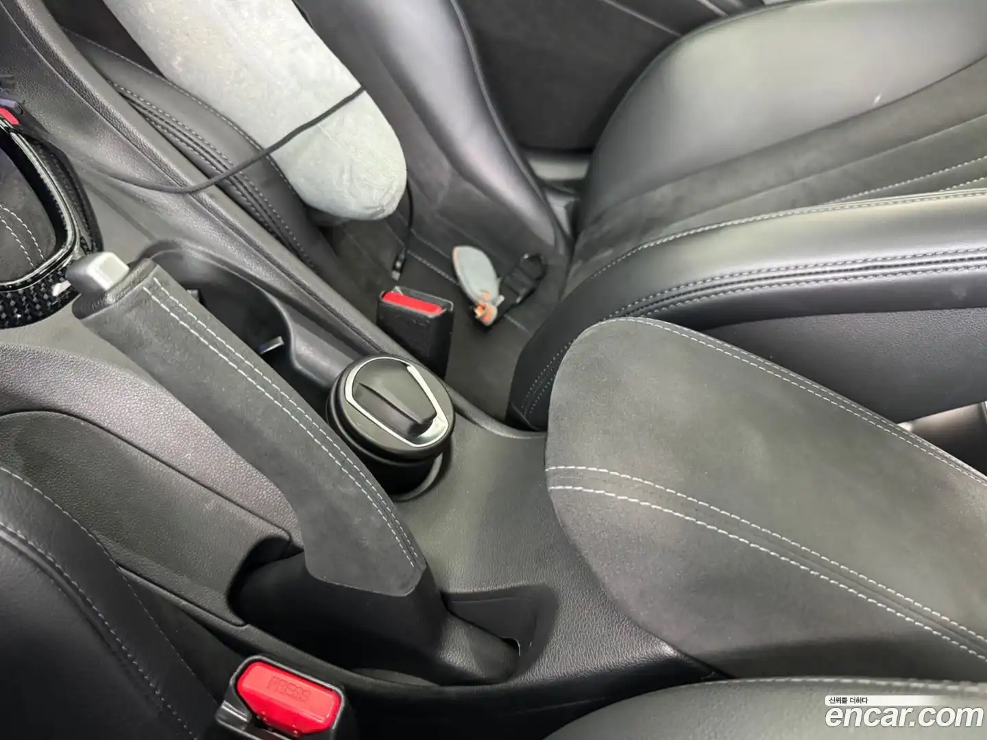 Veloster Hyundai 2020.10-OPTION-024