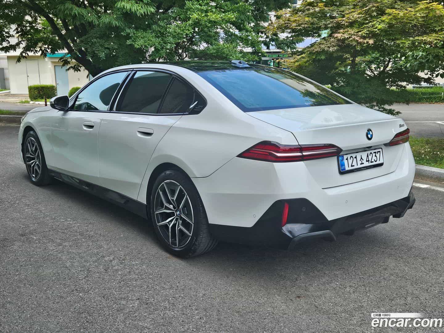 5-Series BMW 2025.7-OUTER-005