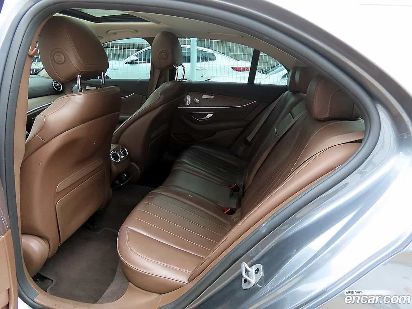 E-Class Mercedes-Benz 2018.11-OUTER-006