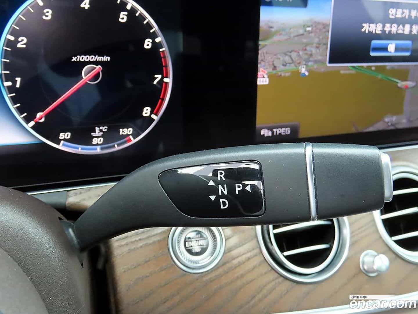 E-Class Mercedes-Benz 2018.11-OPTION-015