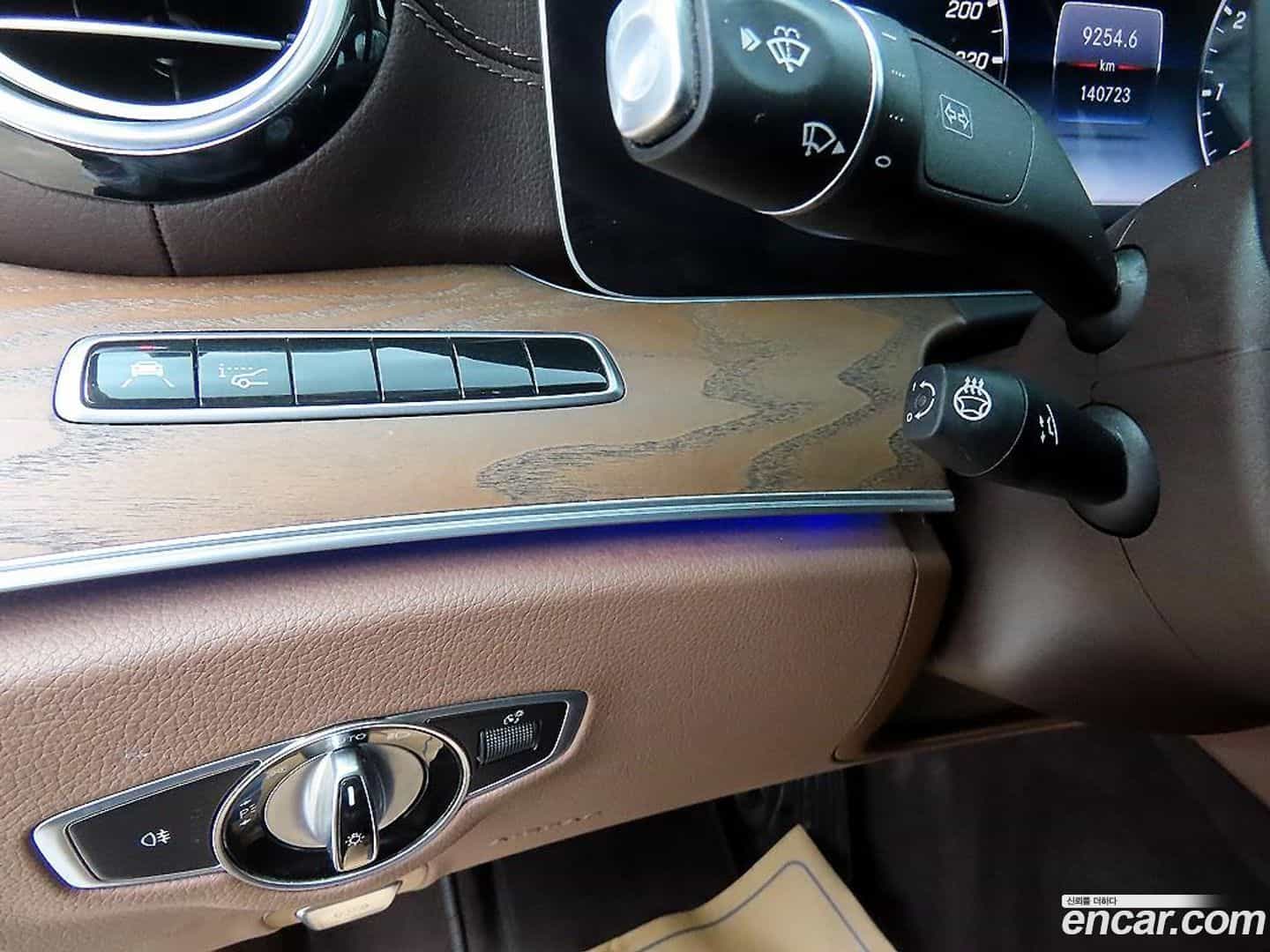 E-Class Mercedes-Benz 2018.11-OPTION-016