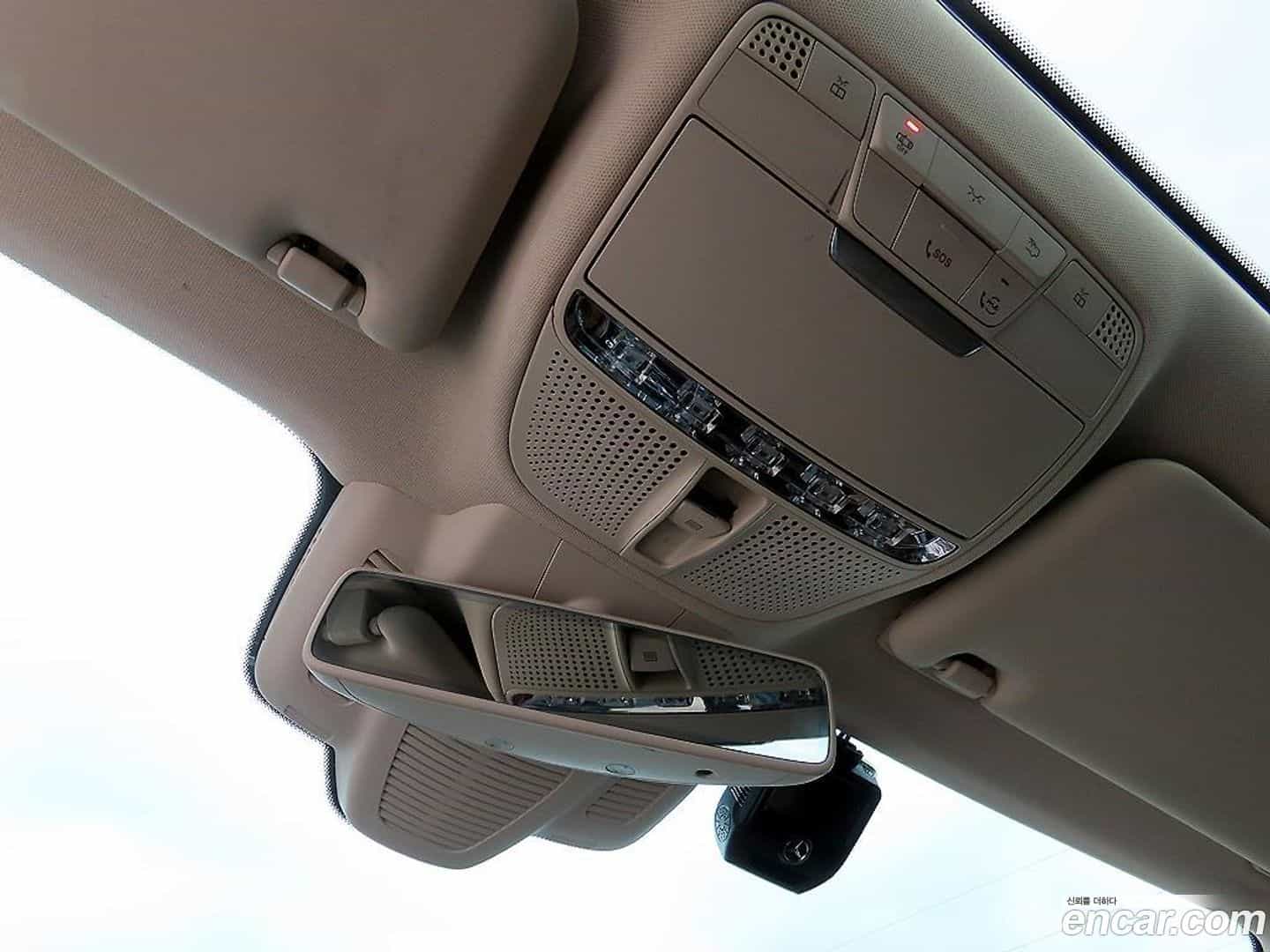 E-Class Mercedes-Benz 2018.11-OPTION-019