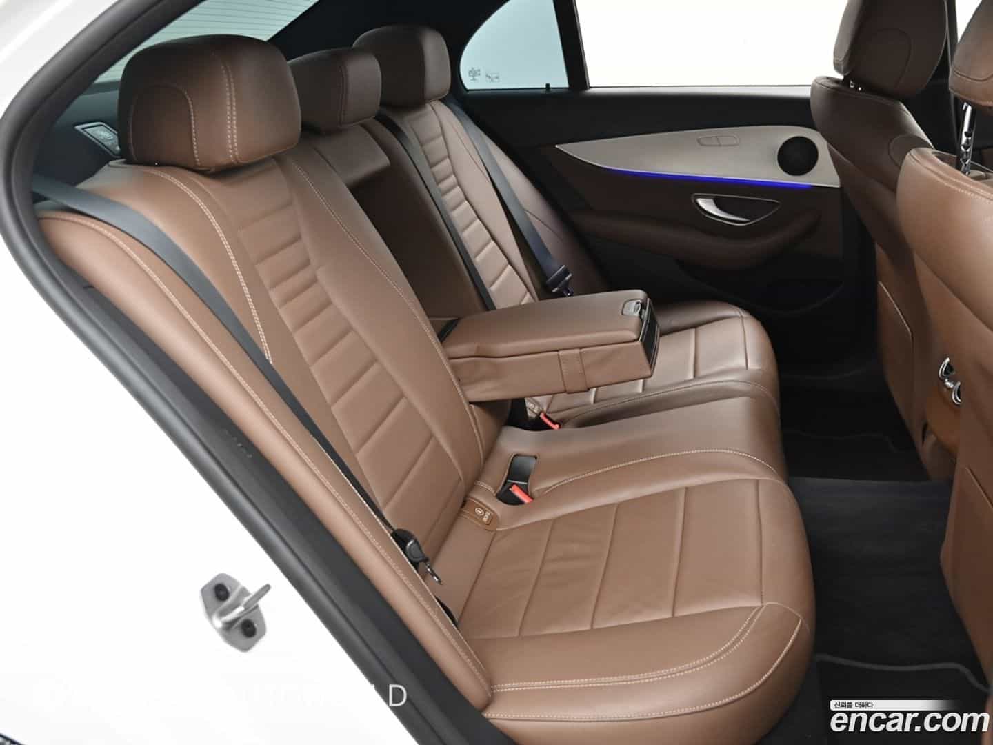 E-Class Mercedes-Benz 2021.6-OPTION-016