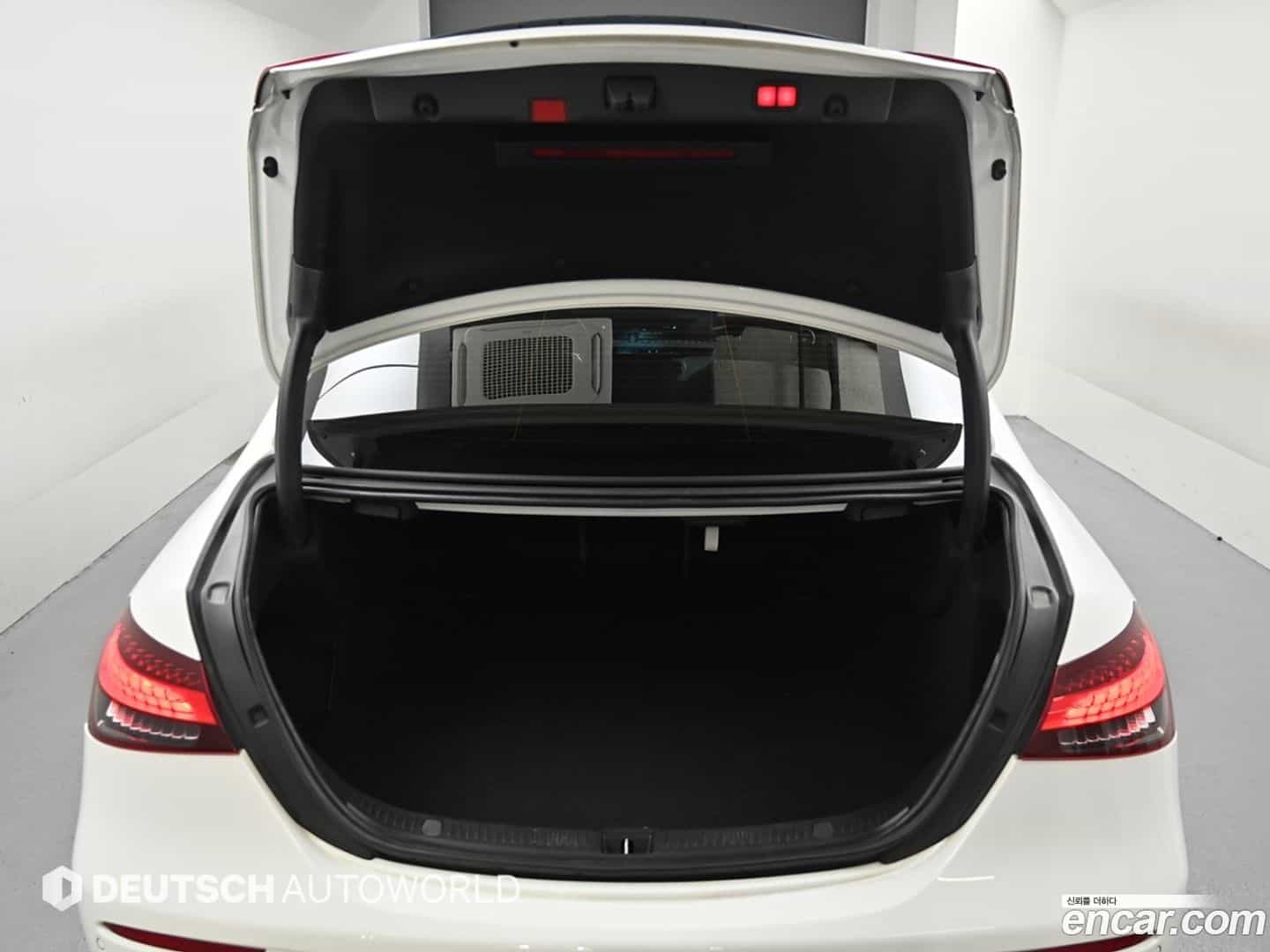 E-Class Mercedes-Benz 2021.6-OPTION-023