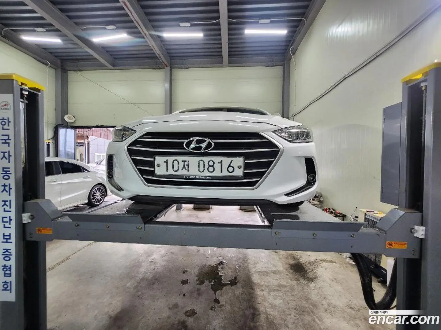 Main__Slider__Photo:AVANTE Hyundai 2016.0-0
