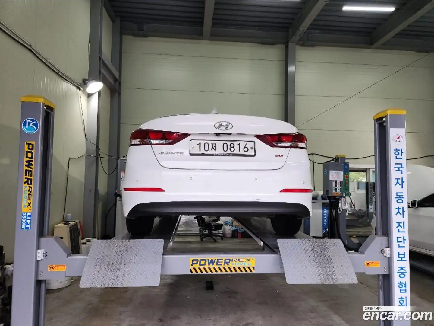 AVANTE Hyundai 2016.0-OUTER-002