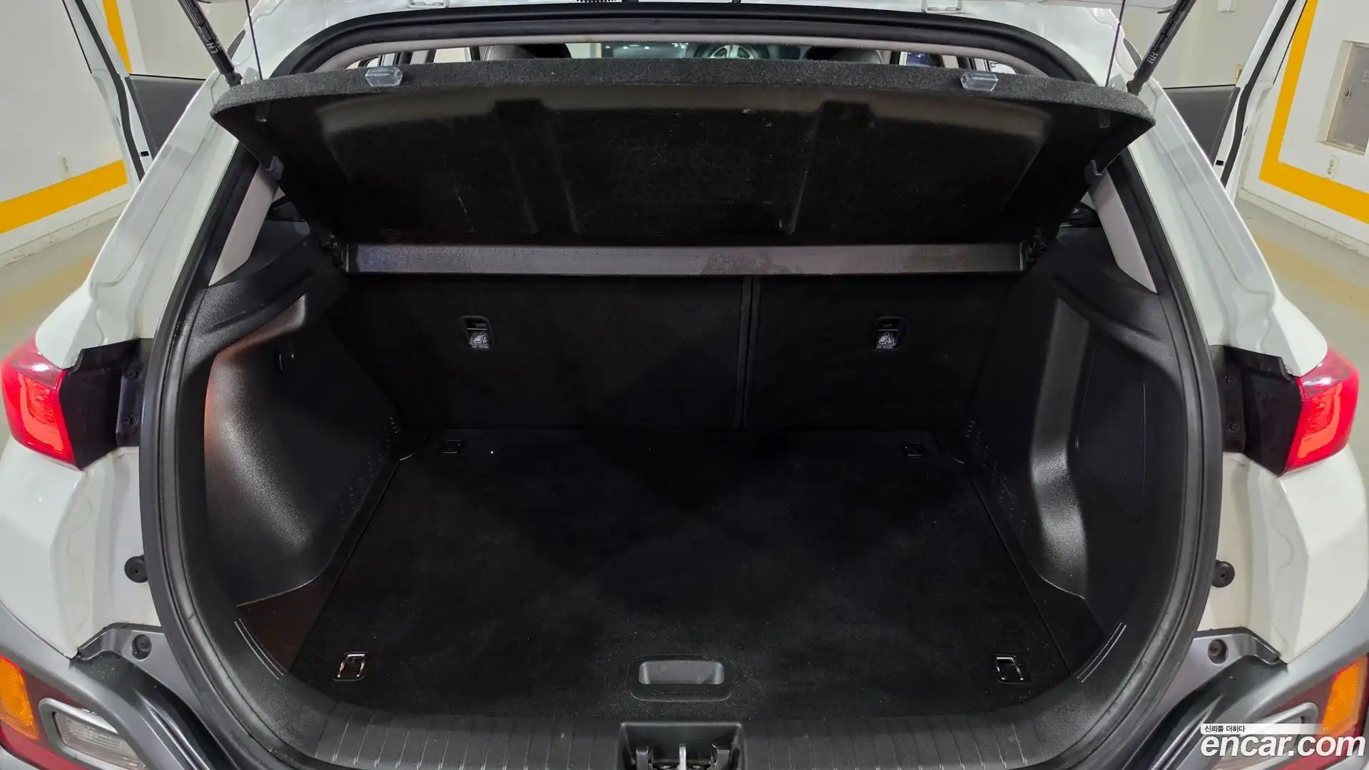 Kona Hyundai 2018.2-INNER-008