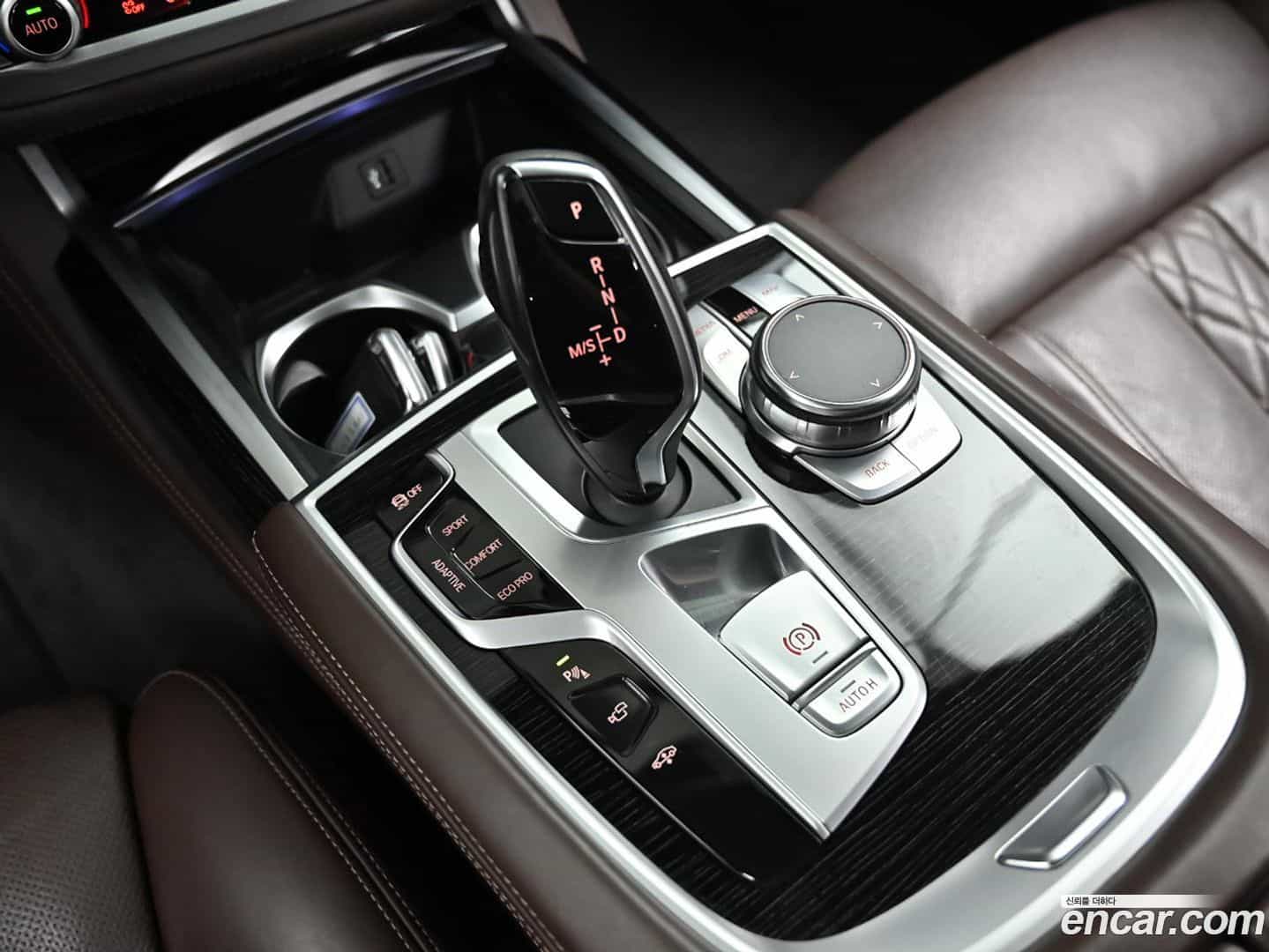 7-Series BMW 2018.11-INNER-009