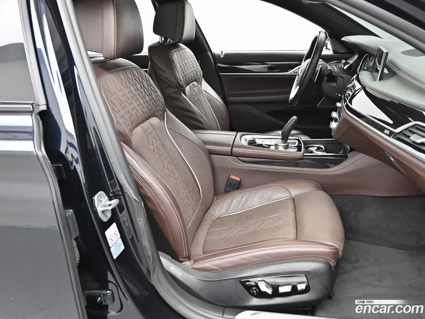 7-Series BMW 2018.11-INNER-010