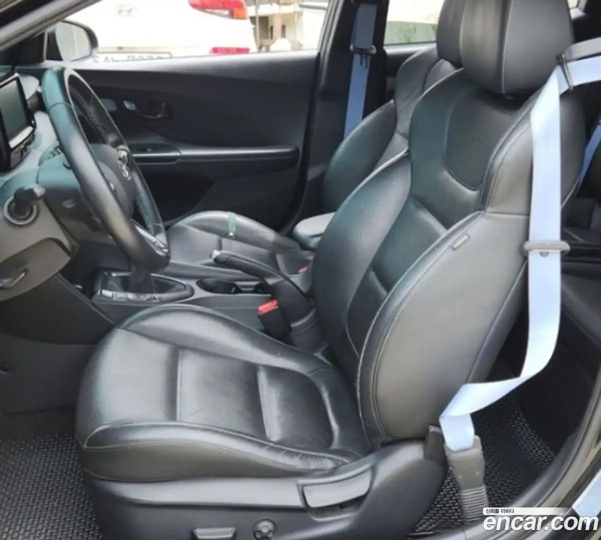 Veloster Hyundai 2018.9-OUTER-005