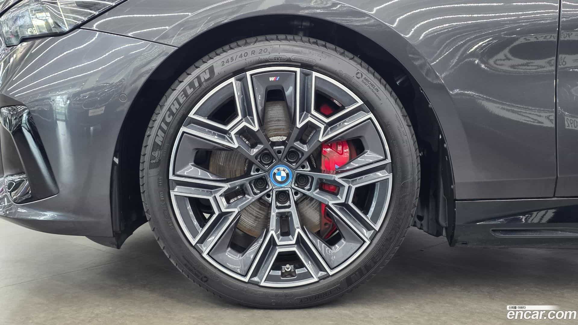 i5 BMW 2024.0-OUTER-005