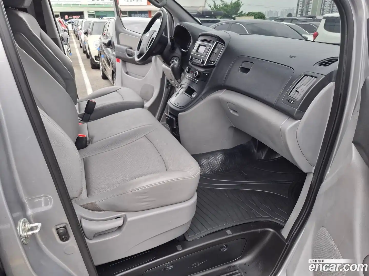 Starex Hyundai 2017.8-INNER-008