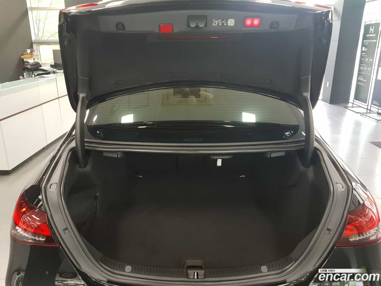 E-Class Mercedes-Benz 2022.11-OPTION-015