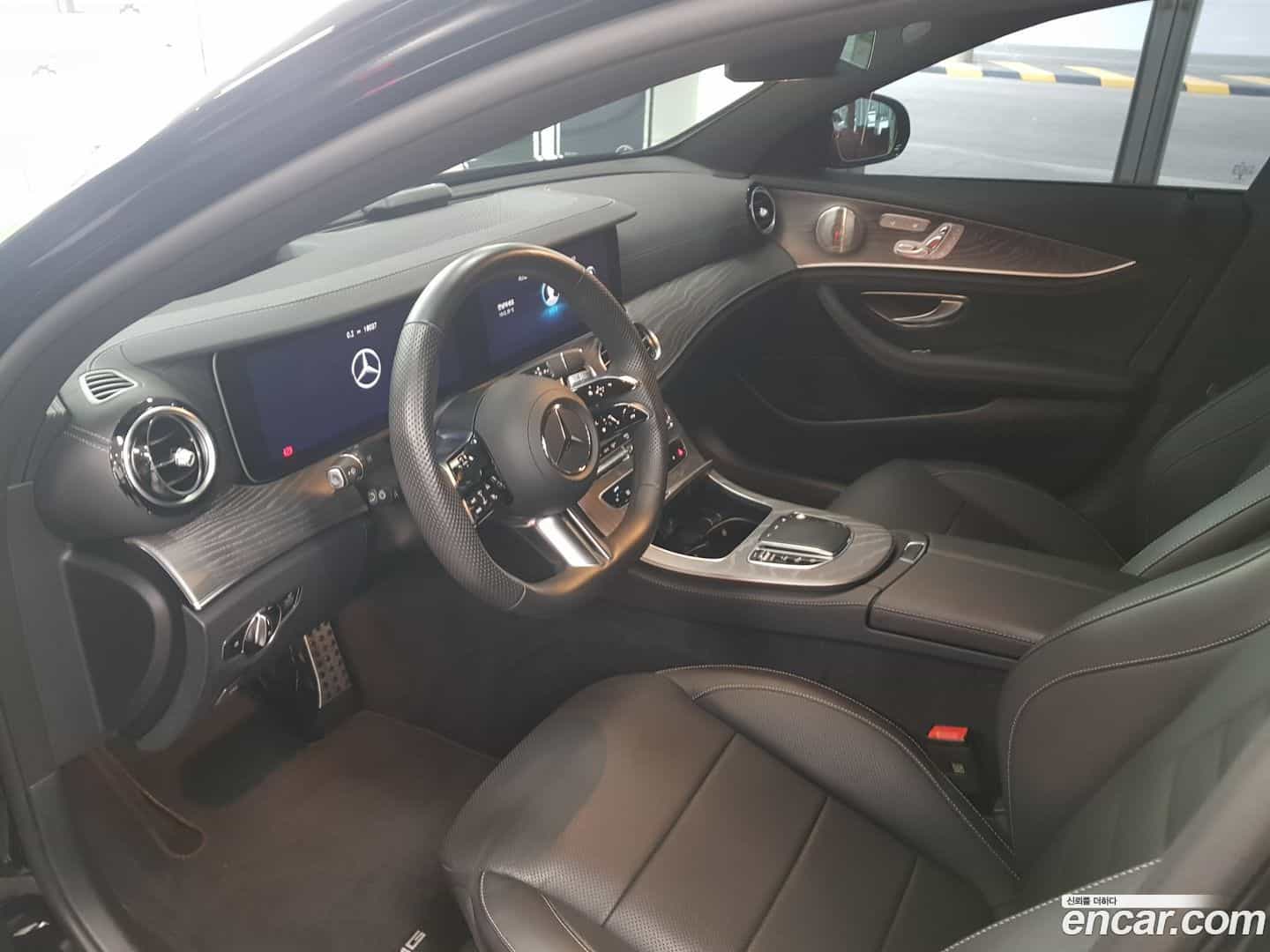 E-Class Mercedes-Benz 2022.11-OPTION-017