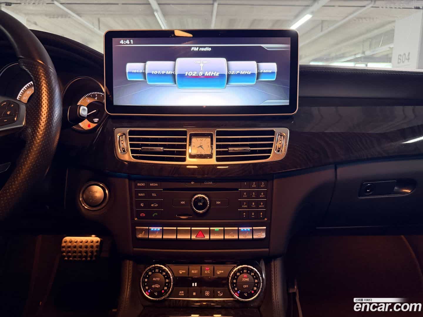 CLS-Class Mercedes-Benz 2015.0-INNER-009
