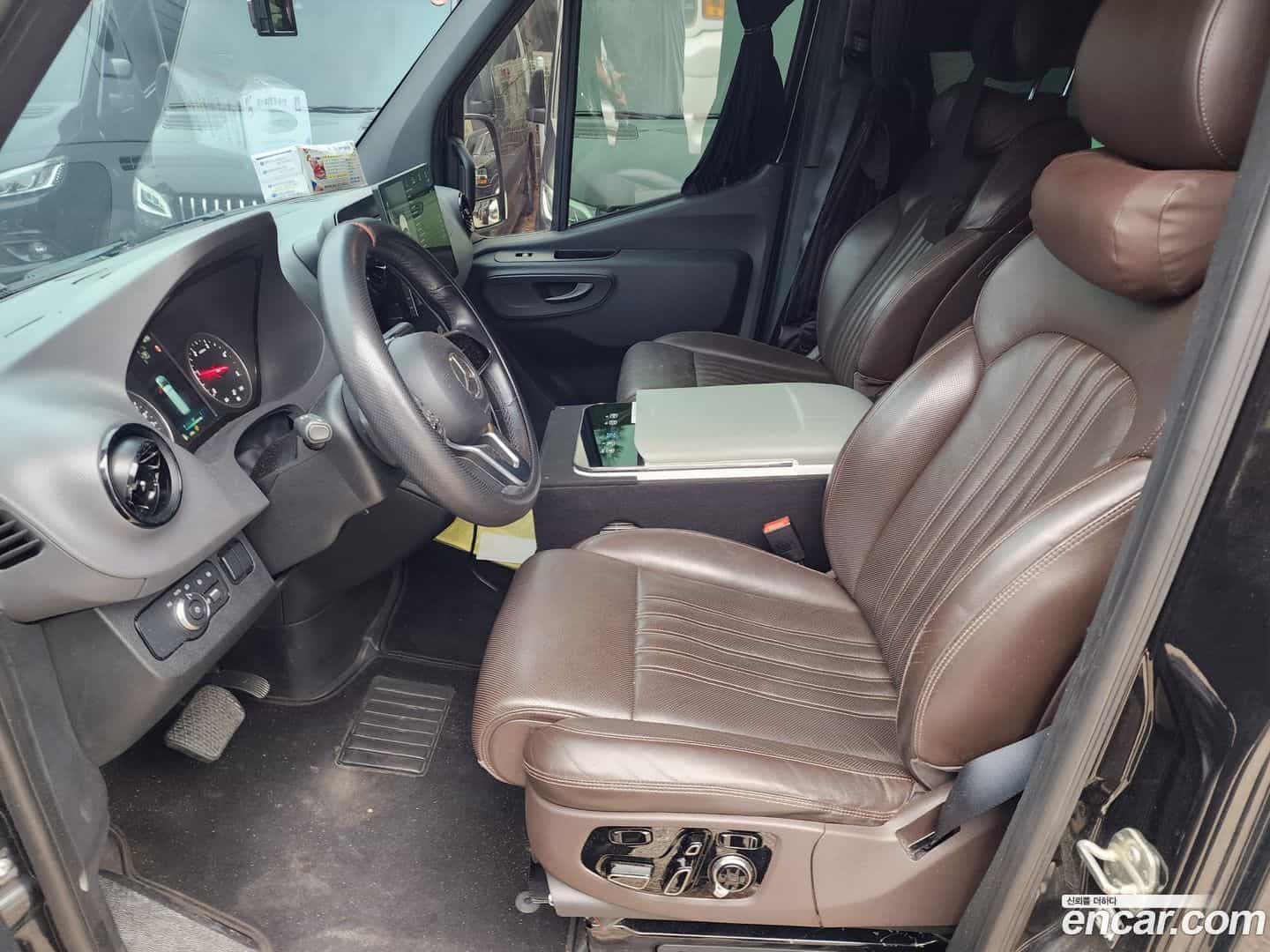 Sprinter Mercedes-Benz 2021.8-INNER-010