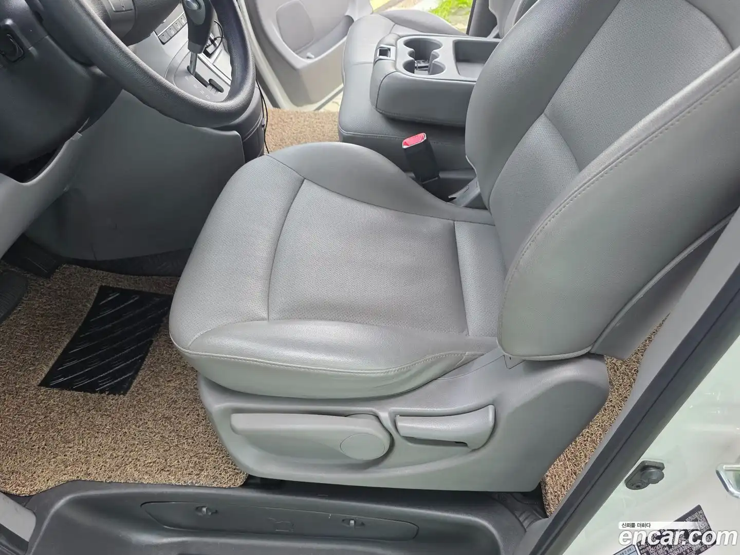 Starex Hyundai 2016.4-INNER-010