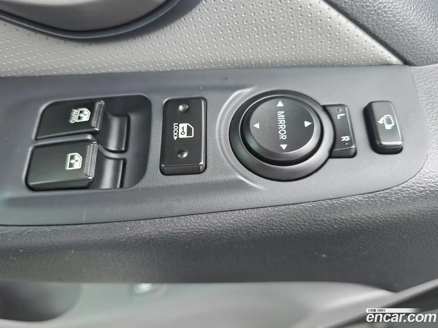 Starex Hyundai 2016.4-OPTION-019