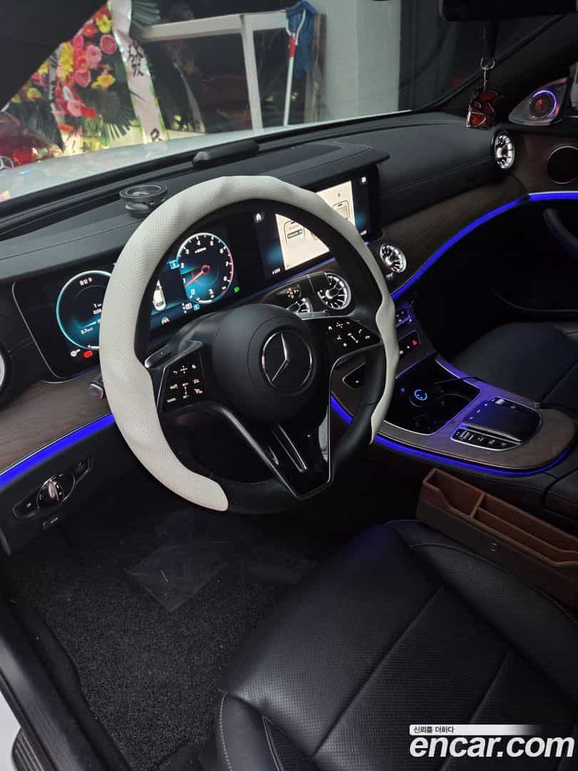 E-Class Mercedes-Benz 2023.9-OUTER-005