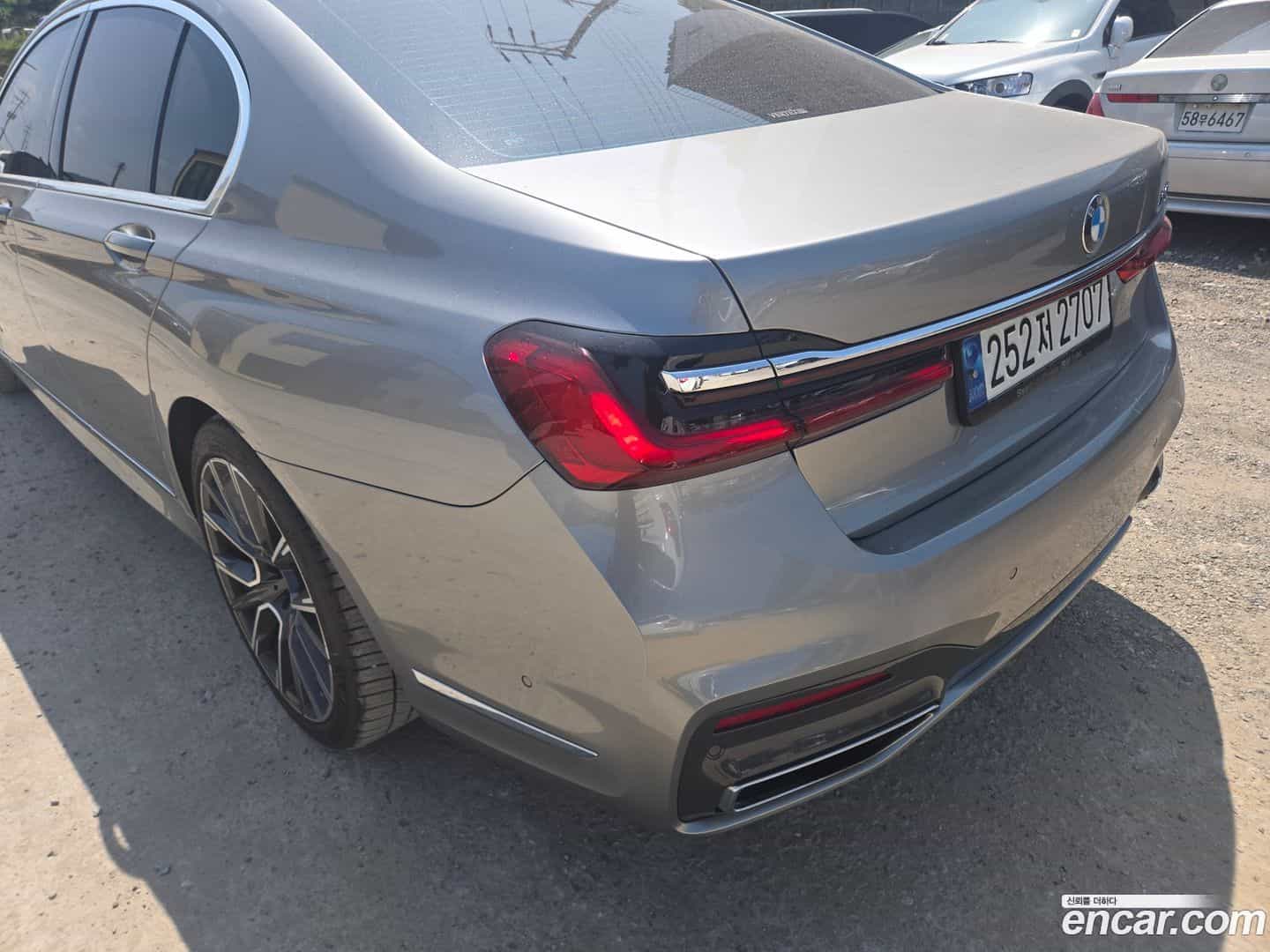 7-Series BMW 2022.7-OUTER-004