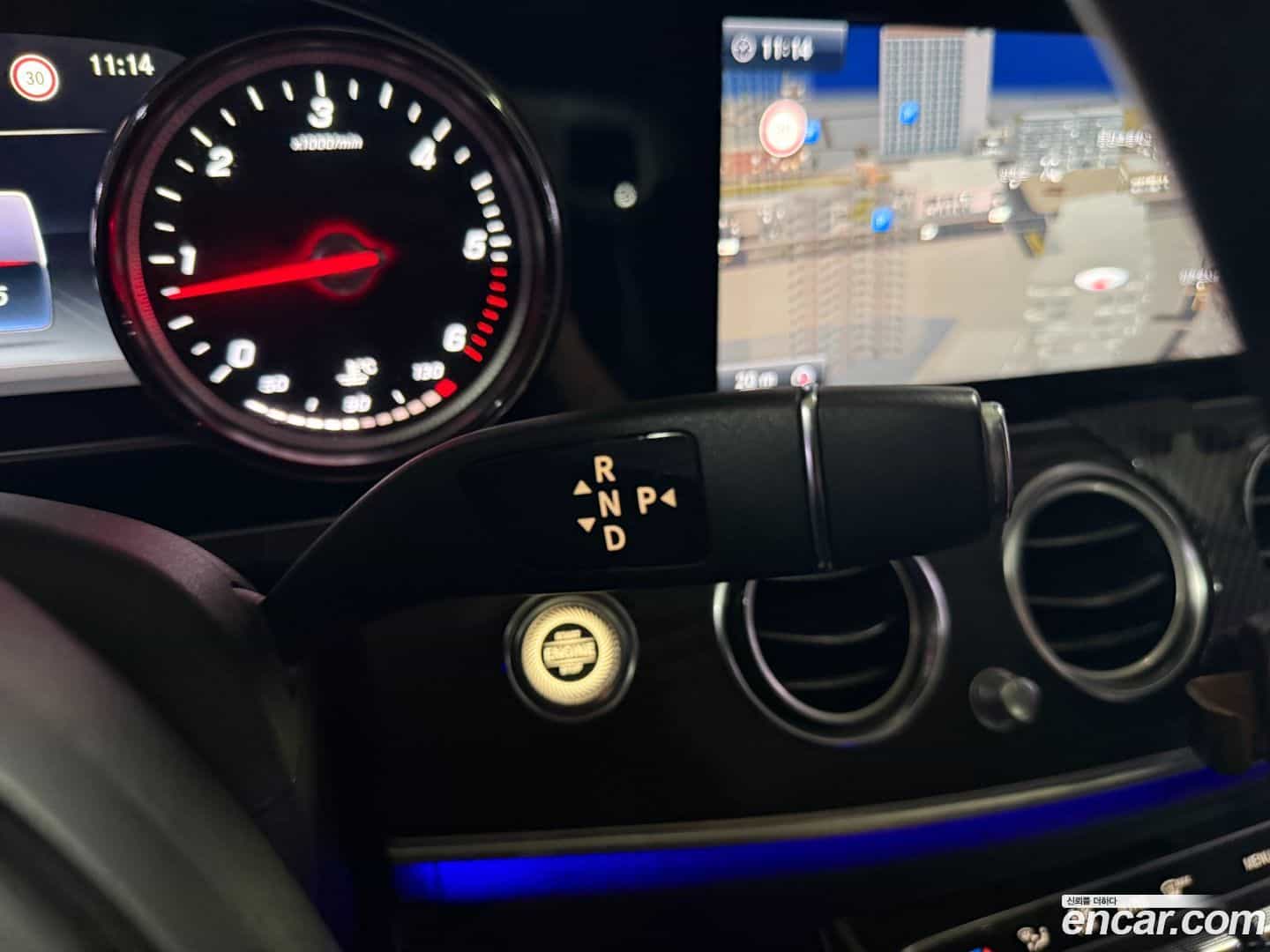 E-Class Mercedes-Benz 2016.10-INNER-009