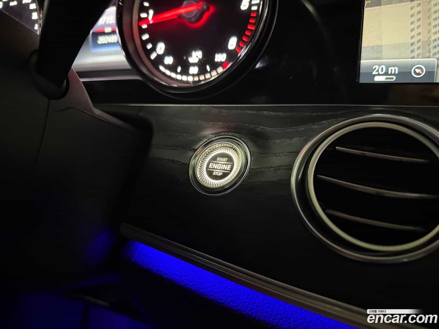 E-Class Mercedes-Benz 2016.10-OPTION-023