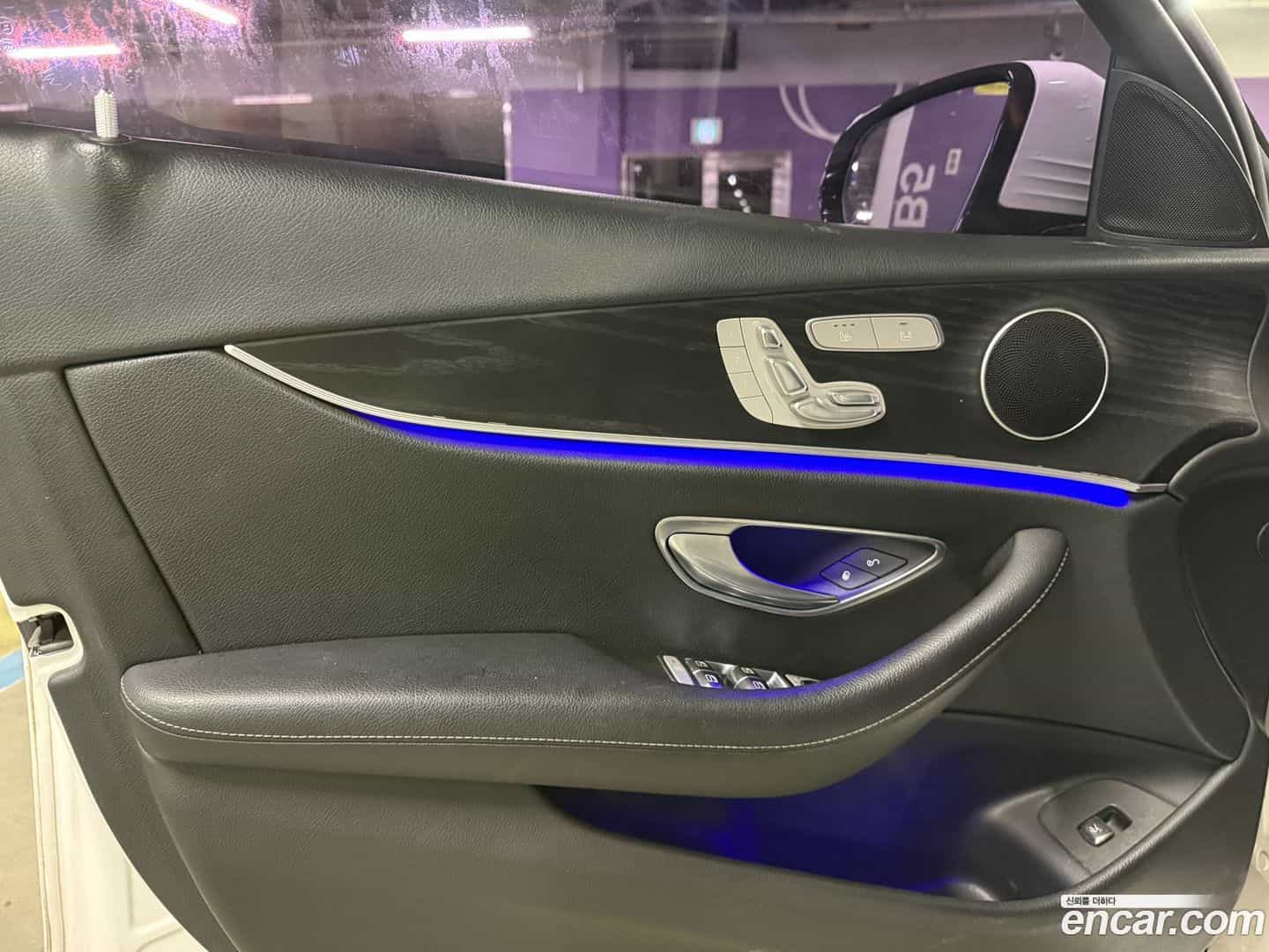 E-Class Mercedes-Benz 2016.10-OPTION-024