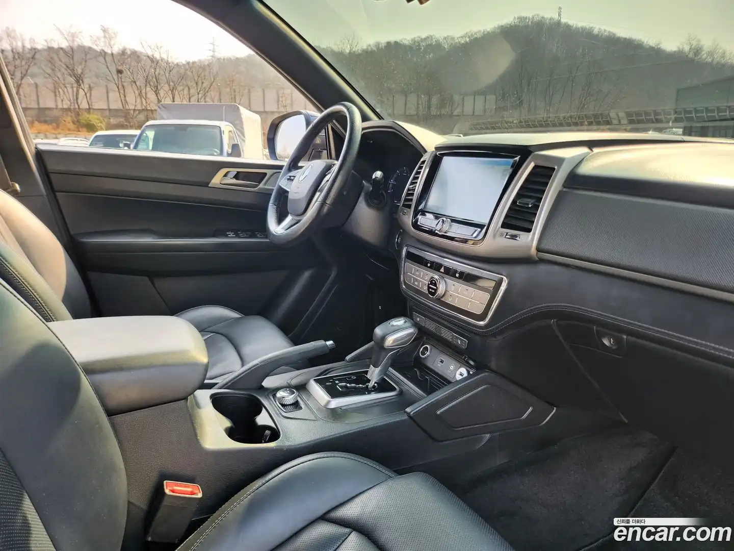 Rexton KG Mobility 2019.0-INNER-007