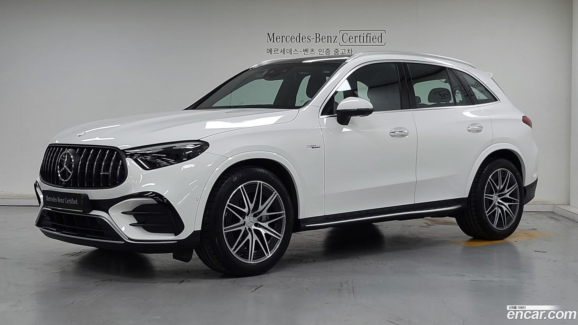 Main__Slider__Photo:GLC-Class Mercedes-Benz 2025.8-0