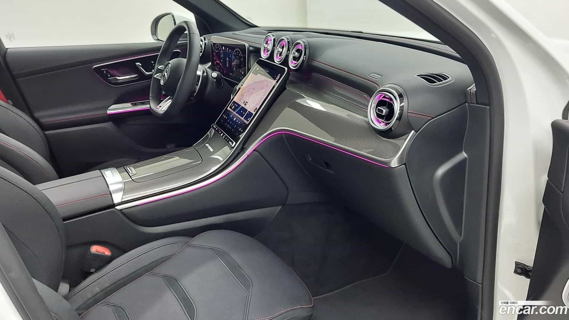 GLC-Class Mercedes-Benz 2025.8-INNER-009