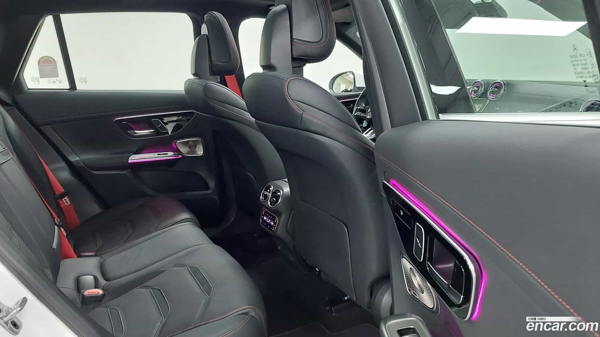 GLC-Class Mercedes-Benz 2025.8-INNER-010