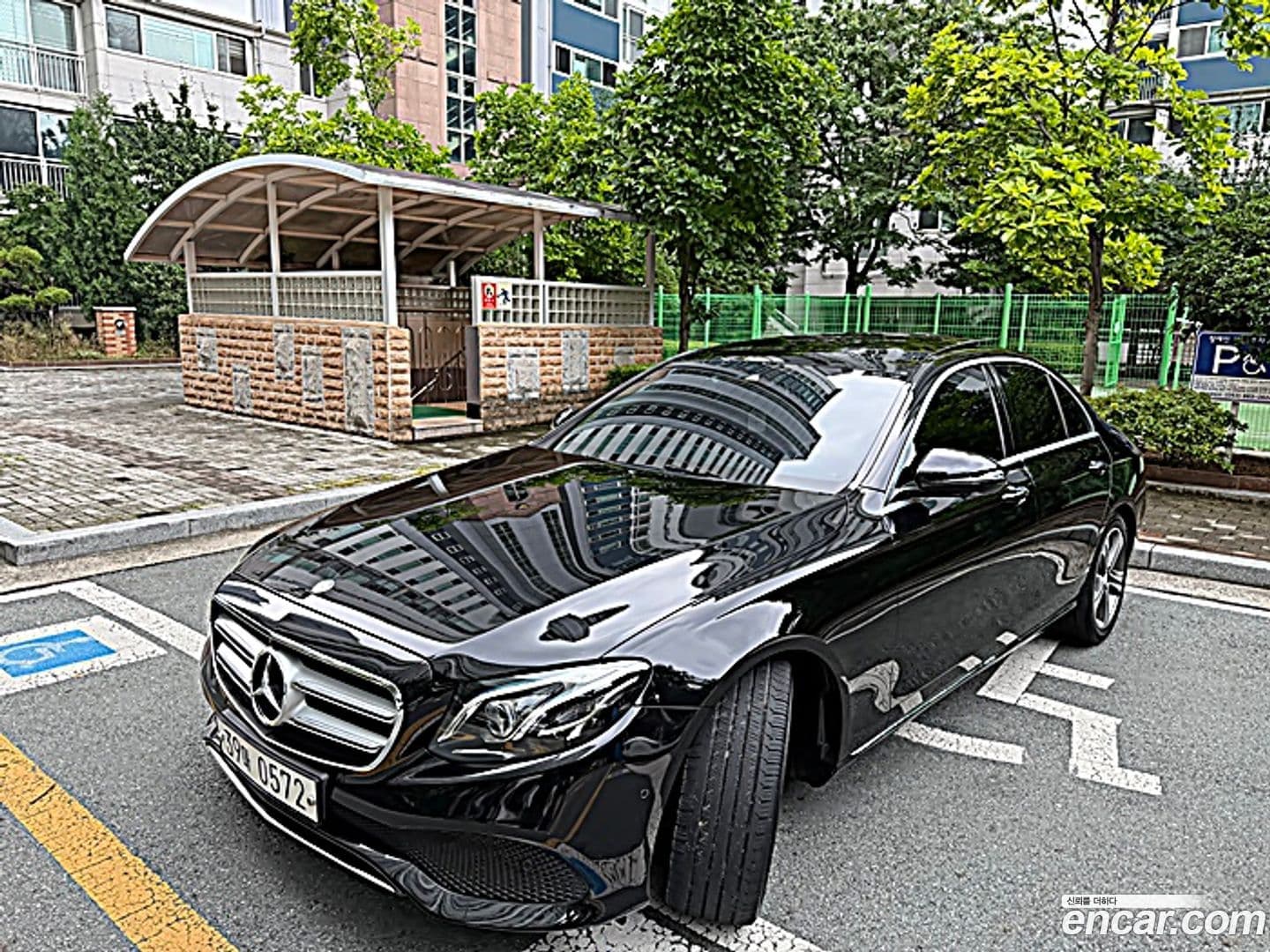 Main__Slider__Photo:E-Class Mercedes-Benz 2016.7-0