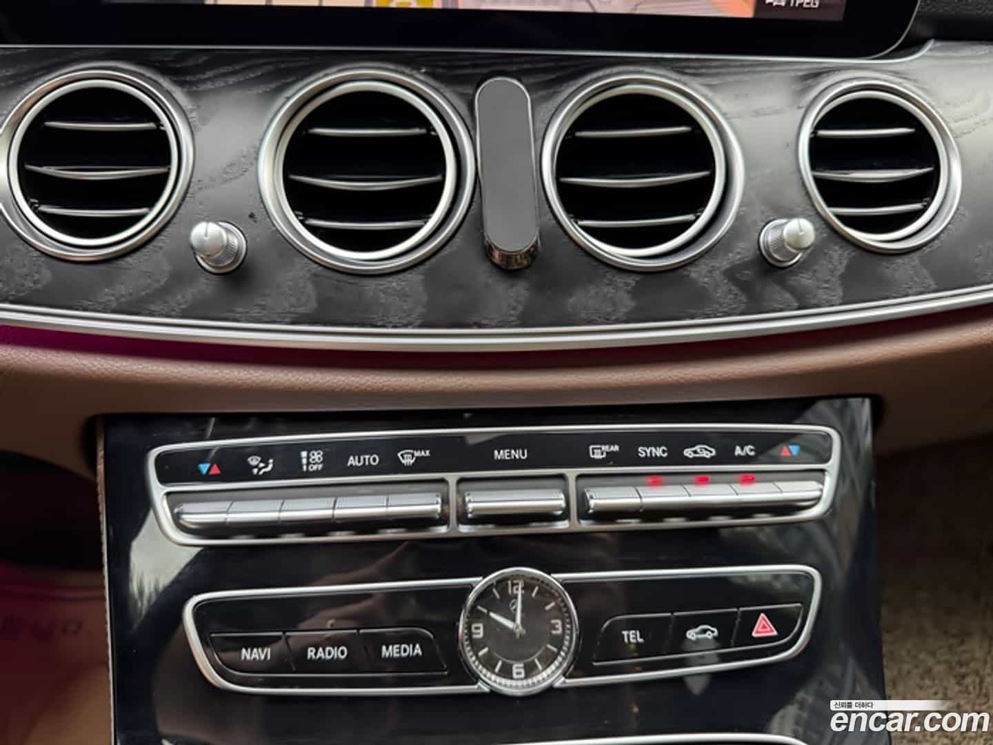 E-Class Mercedes-Benz 2016.7-OPTION-018