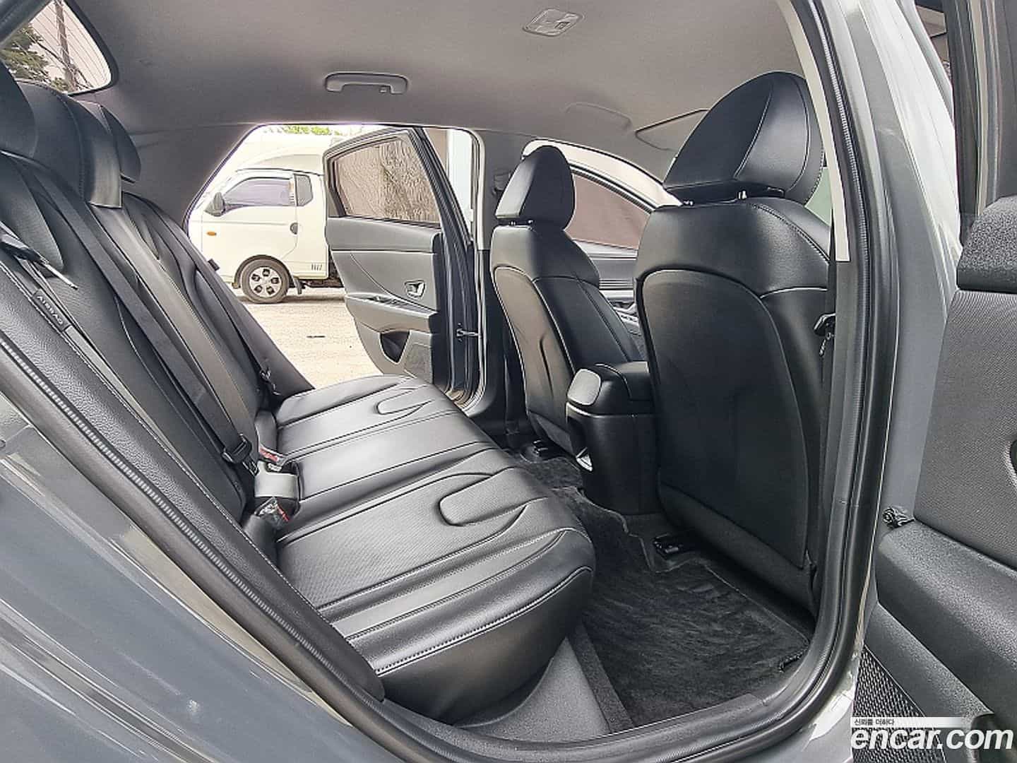 AVANTE Hyundai 2024.1-INNER-009