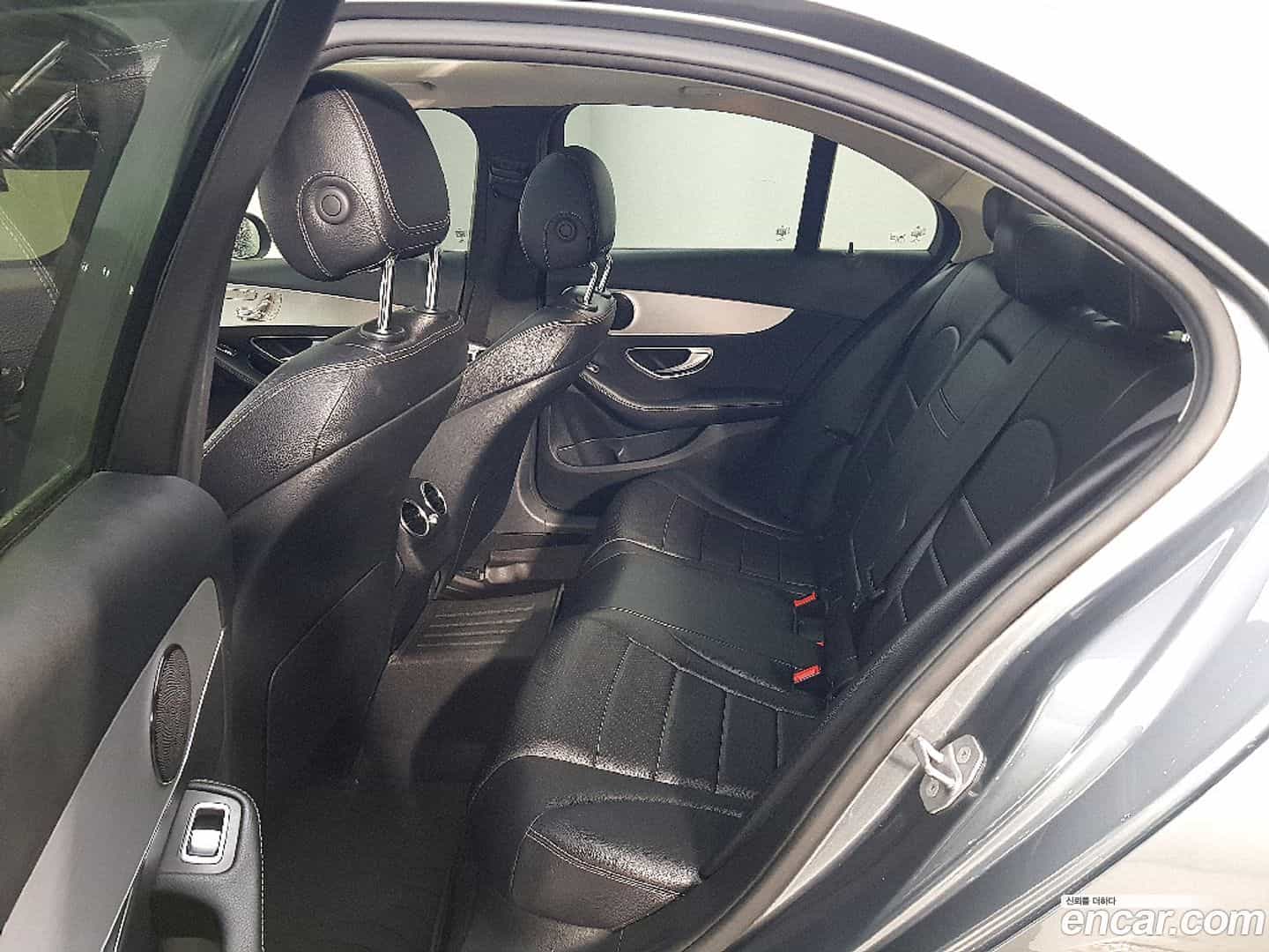 C-Class Mercedes-Benz 2017.2-INNER-009