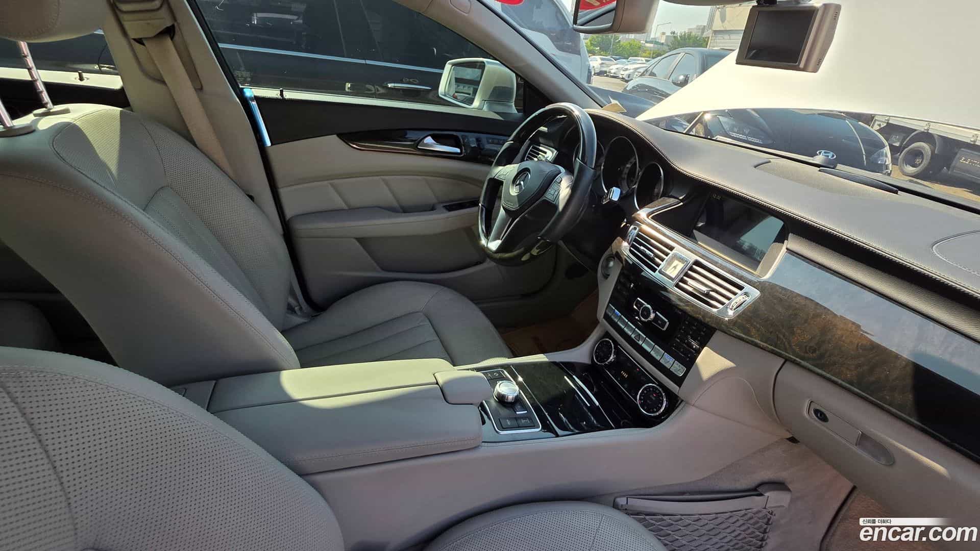 CLS-Class Mercedes-Benz 2012.0-INNER-007