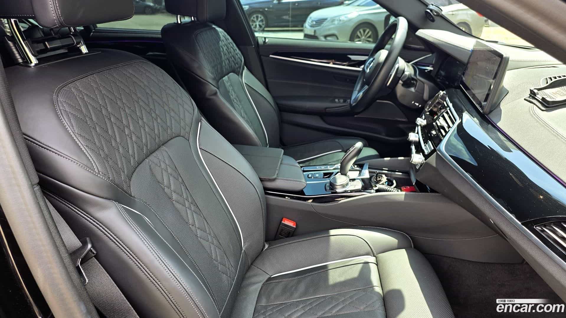 5-Series BMW 2023.6-INNER-010