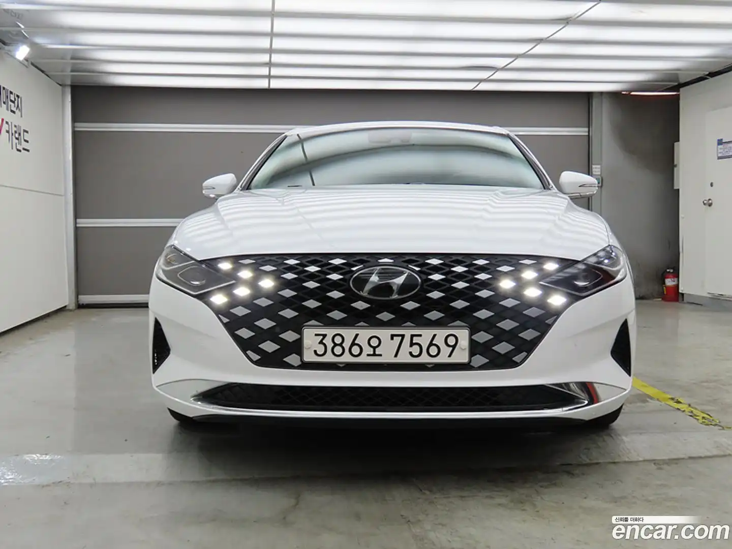 Grandeur Hyundai 2022.1-OUTER-002