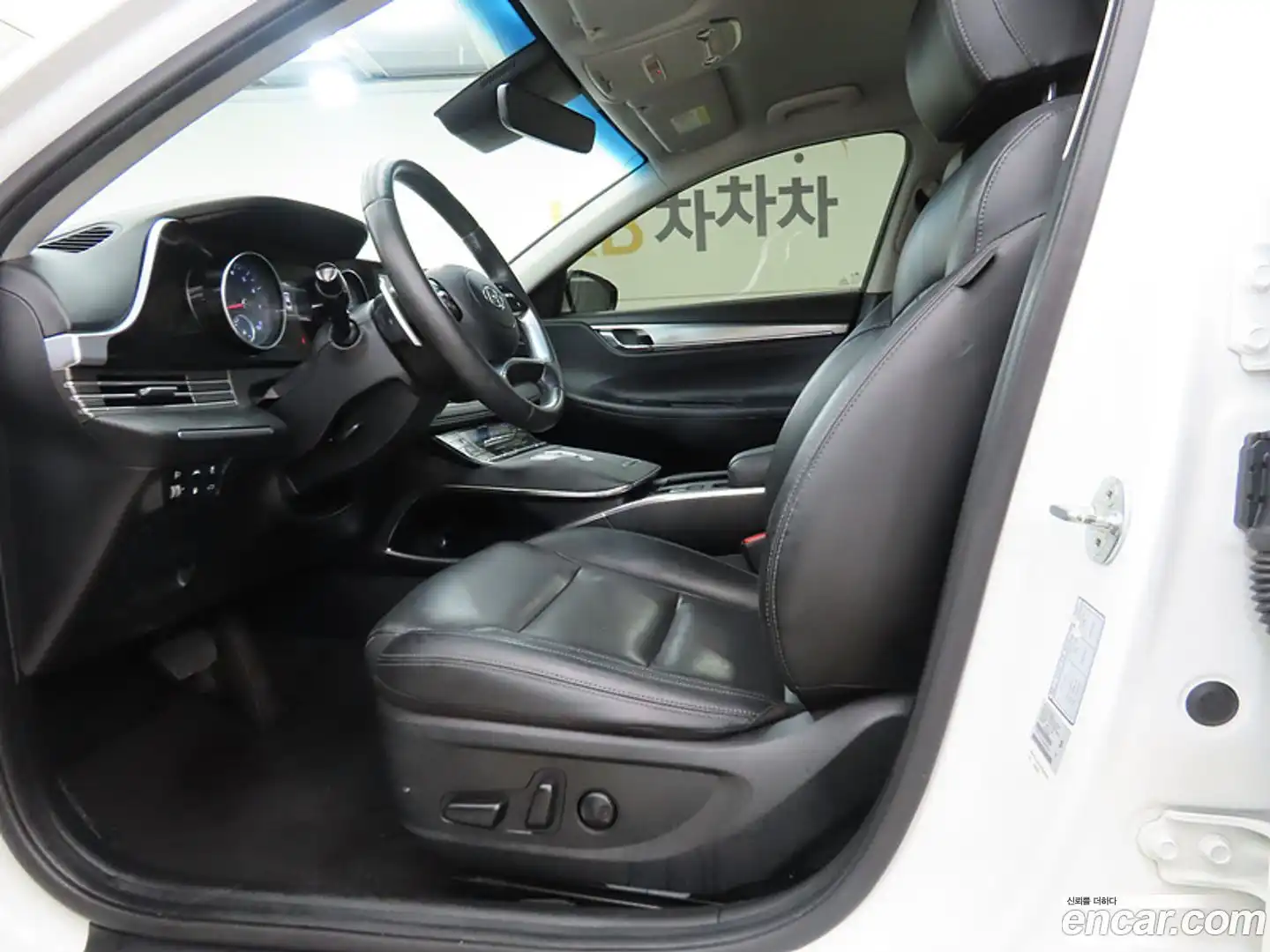 Grandeur Hyundai 2022.1-OUTER-005