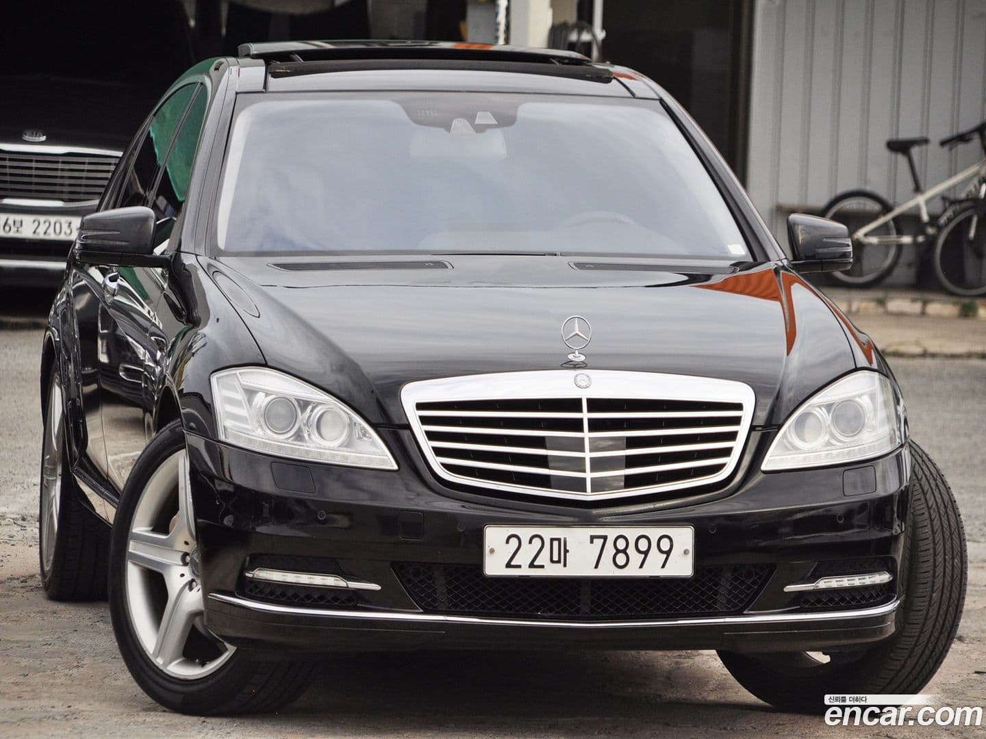 Main__Slider__Photo:S-Class Mercedes-Benz 2010.9-0
