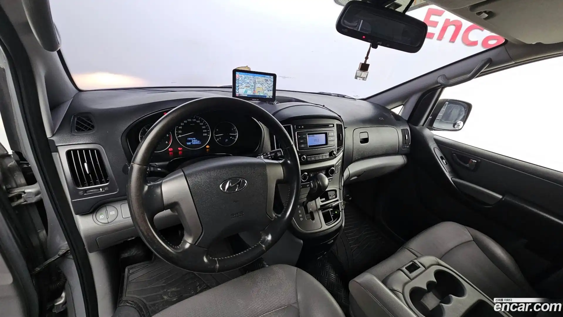 Starex Hyundai 2019.4-INNER-007