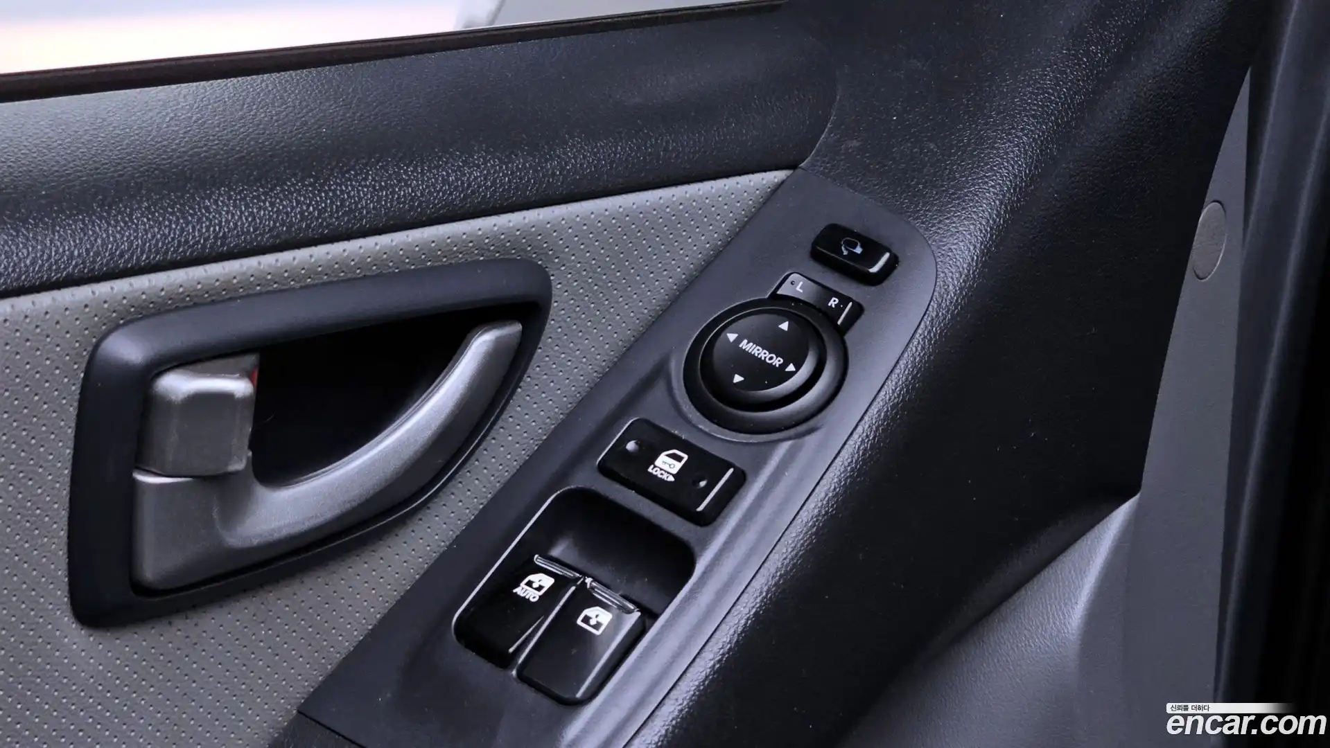 Starex Hyundai 2019.4-OPTION-023
