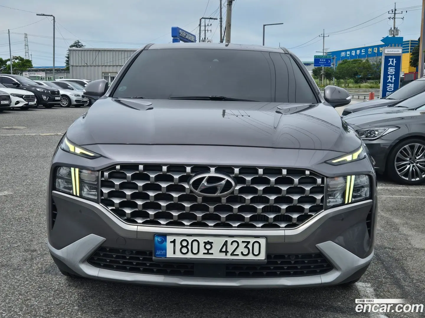 Main__Slider__Photo:Santafe Hyundai 2022.3-0