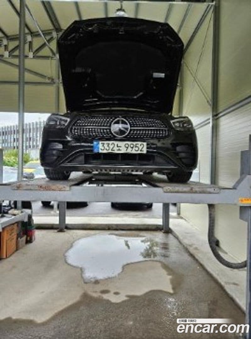 Main__Slider__Photo:E-Class Mercedes-Benz 2021.8-0