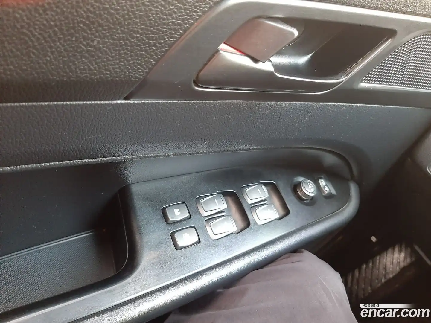 Rexton KG Mobility 2021.11-INNER-010